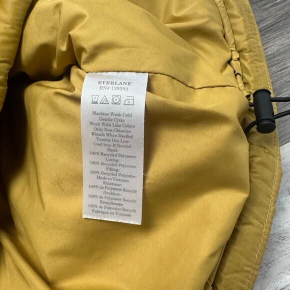 Everlane ReNew Yellow Womens Medium PrimaLoft Insulated Hooded Puffer Jacket - Picture 5 of 10